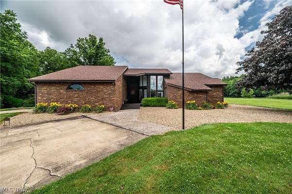 5.12 Acres of Land with Home for Sale in Warren, Ohio
