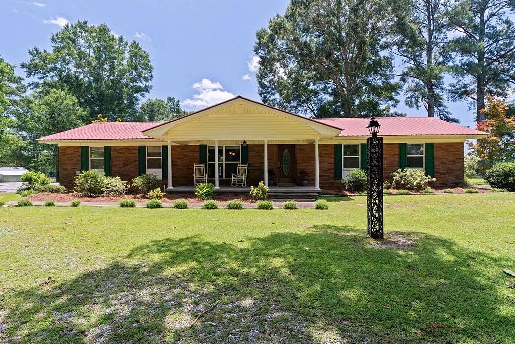 18 Acres of Land with Home for Sale in Laurel, Mississippi