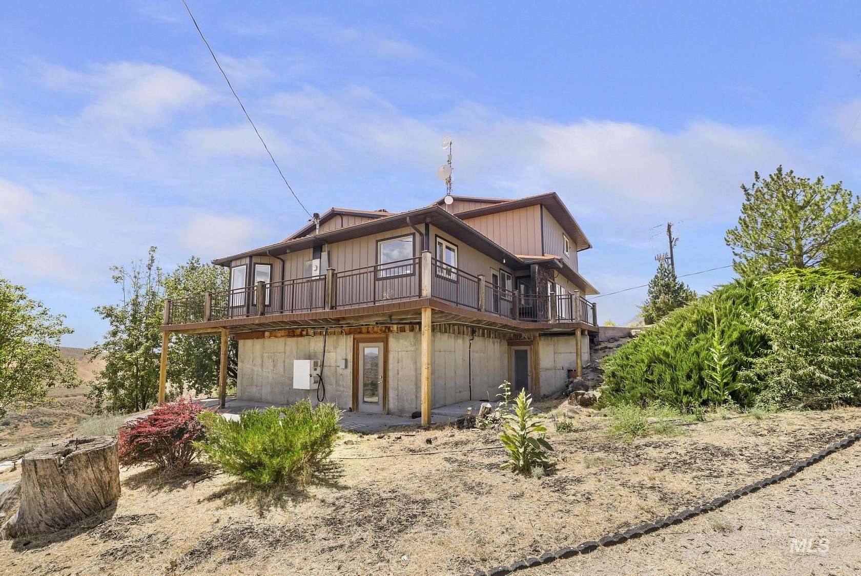 7.83 Acres of Land with Home for Sale in Bliss, Idaho
