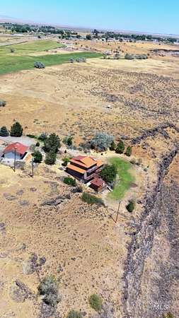 7.83 Acres of Land with Home for Sale in Bliss, Idaho