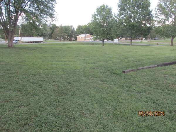 1.5 Acres of Improved Commercial Land for Sale in Paducah, Kentucky