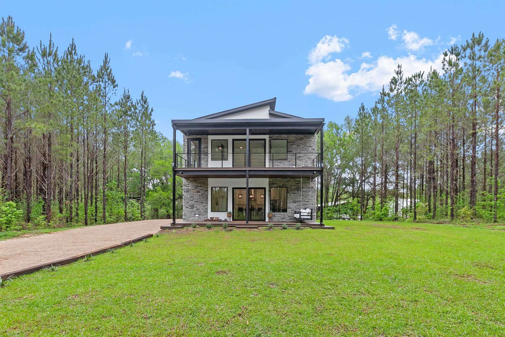 10 Acres of Recreational Land with Home for Sale in Tallahassee, Florida