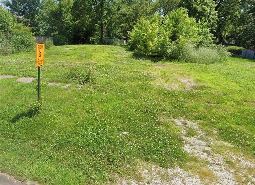 0.41 Acres of Residential Land for Sale in Urich, Missouri