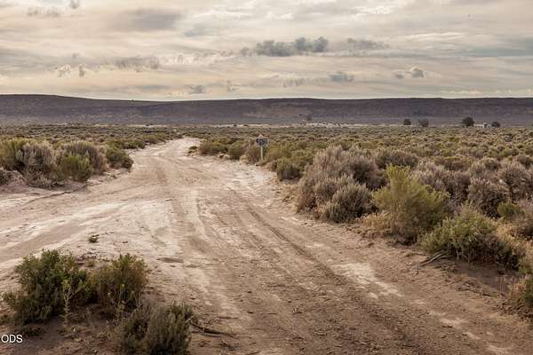 10 Acres of Recreational Land for Sale in Christmas Valley, Oregon