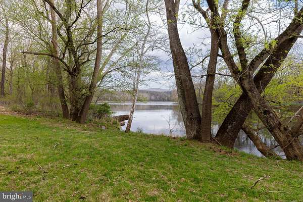 20 Acres of Recreational & Residential Land for Sale in Bentonville, Virginia