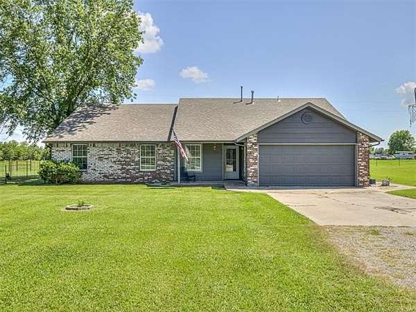 4 Acres of Land with Home for Sale in Skiatook, Oklahoma