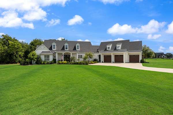 1.5 Acres of Land with Home for Sale in Rockwall, Texas