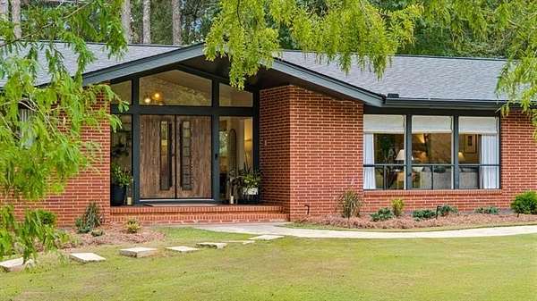 3.5 Acres of Land with Home for Sale in Senoia, Georgia
