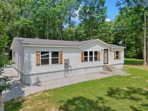 10.7 Acres of Land with Home for Sale in Searcy, Arkansas