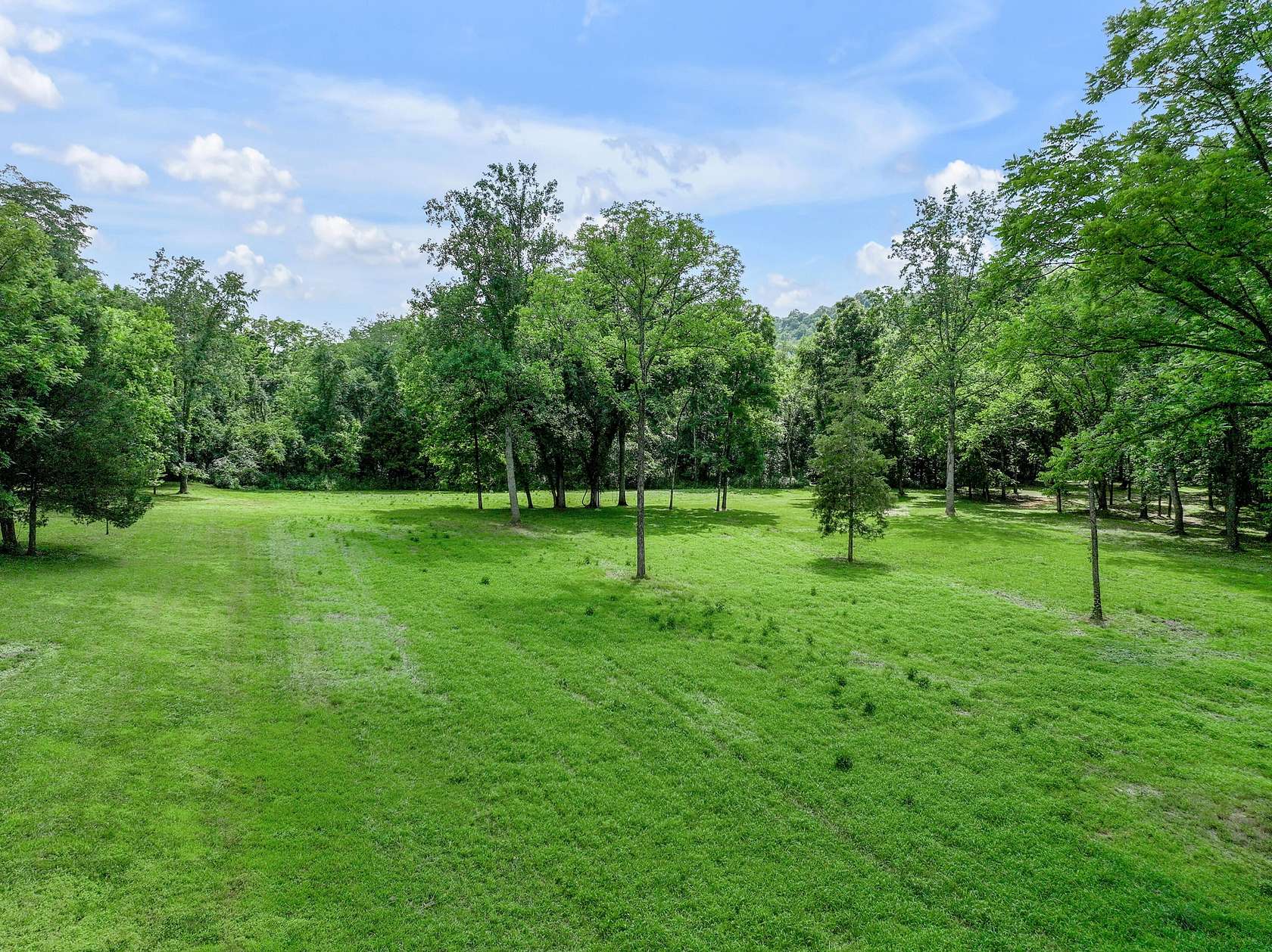 26 Acres of Recreational & Residential Land for Sale in Versailles, Kentucky