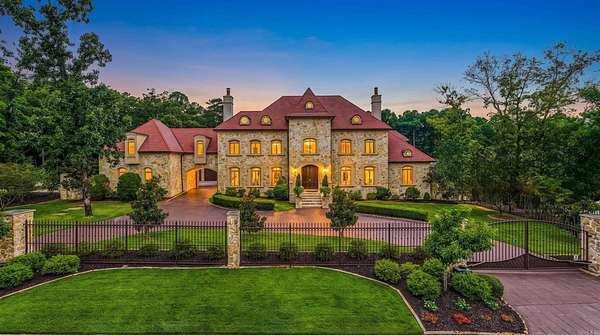 1.7 Acres of Land with Home for Sale in Little Rock, Arkansas