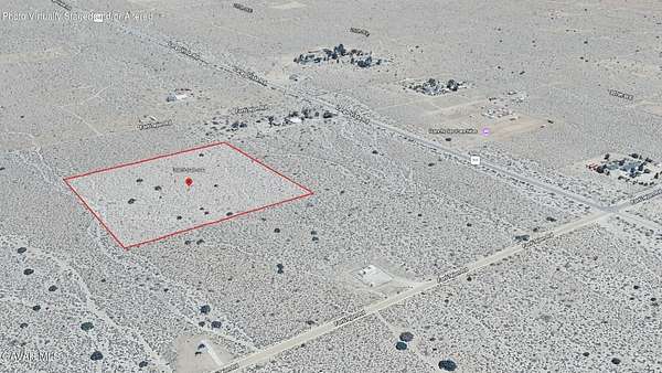 10 Acres of Land for Sale in Llano, California