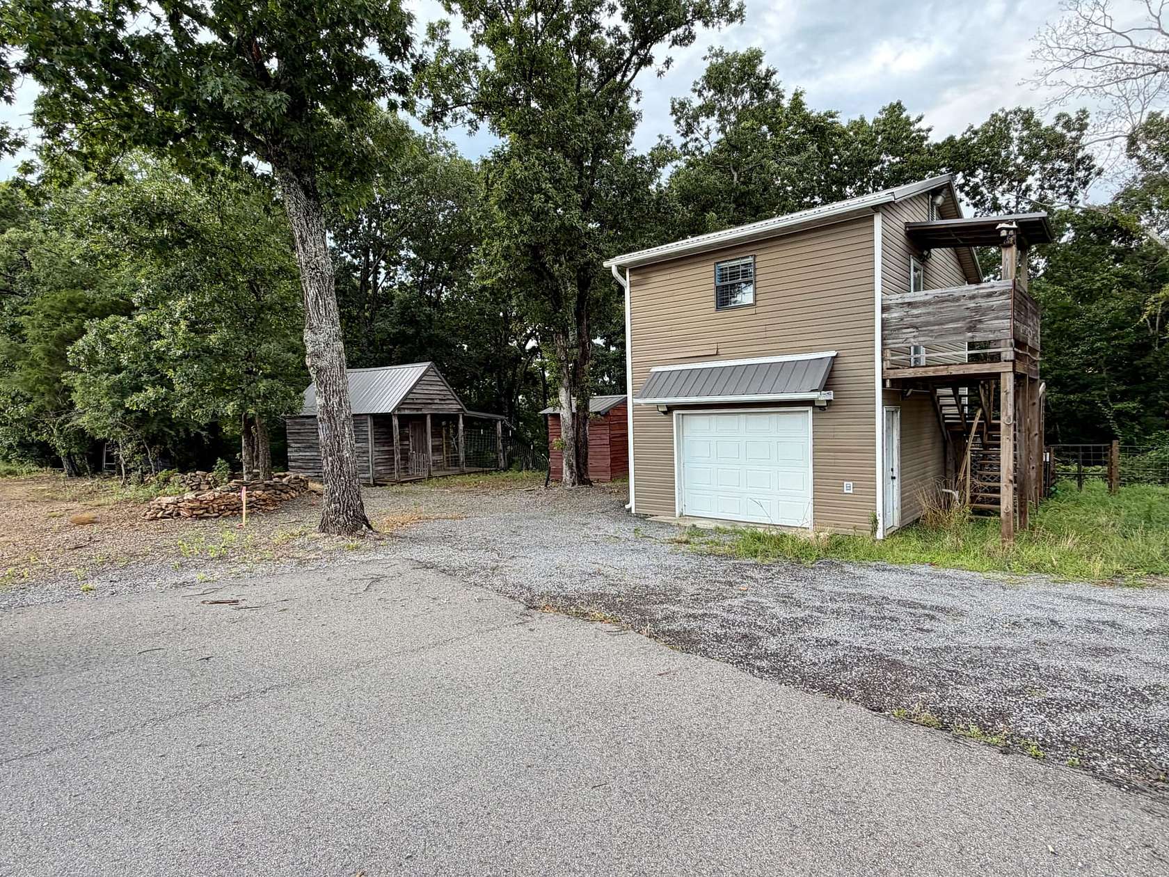 9 Acres of Land with Home for Sale in Clinton, Arkansas