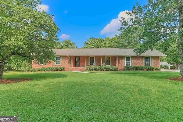 1.7 Acres of Land with Home for Lease in Fayetteville, Georgia
