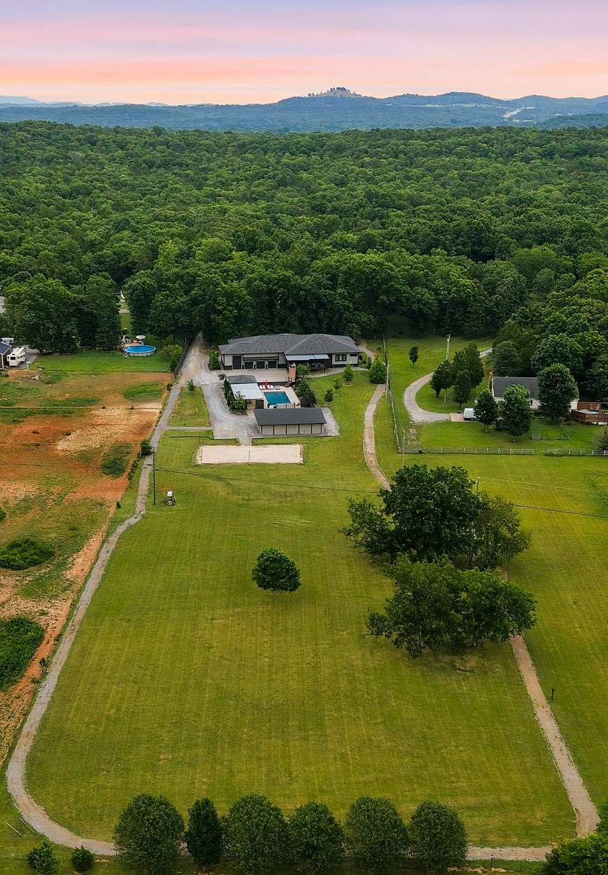 5 Acres of Land with Home for Sale in Murfreesboro, Tennessee