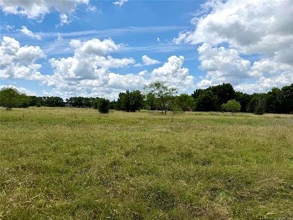 5 Acres of Residential Land for Sale in Ardmore, Oklahoma