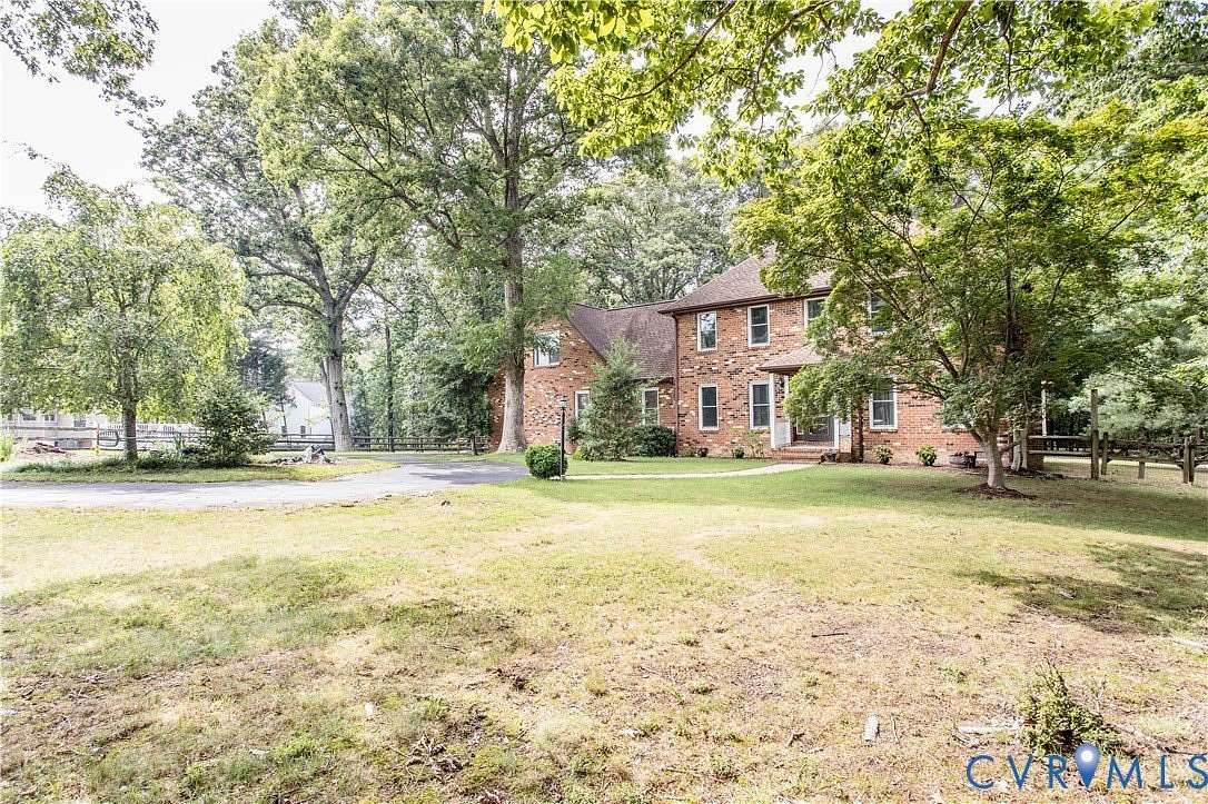 2.61 Acres of Land with Home for Sale in South Chesterfield, Virginia