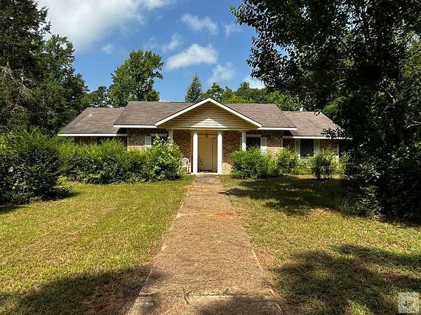 4 Acres of Land with Home for Sale in Atlanta, Texas