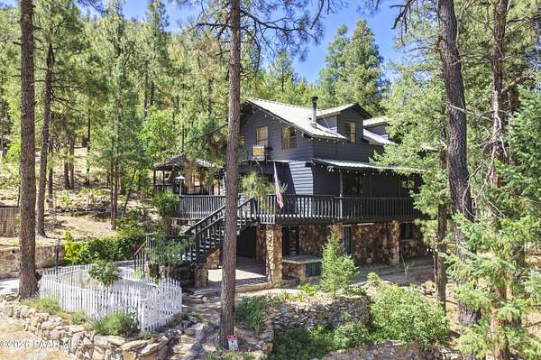 3.52 Acres of Land with Home for Sale in Prescott, Arizona