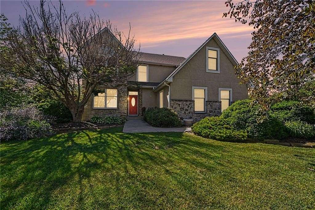 2.5 Acres of Land with Home for Sale in Kansas City, Kansas