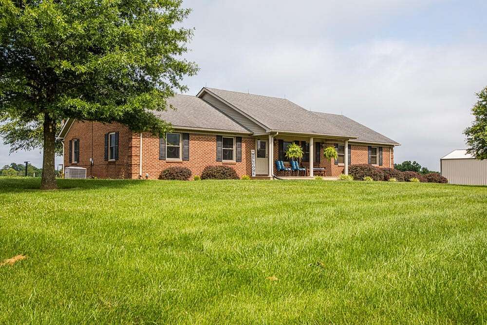 13.1 Acres of Land with Home for Sale in Paris, Kentucky