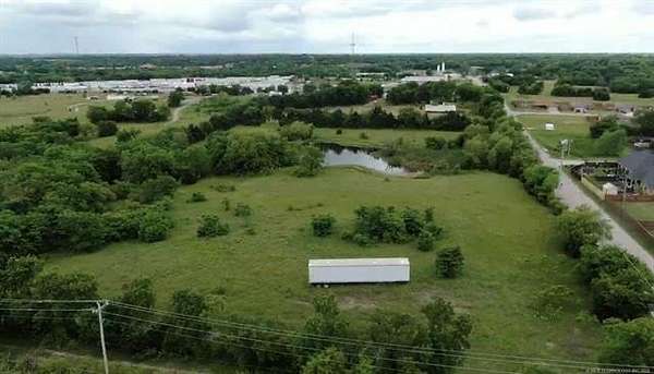 2 Acres of Commercial Land for Sale in Ardmore, Oklahoma