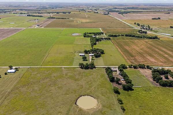 12 Acres of Land for Sale in Itasca, Texas