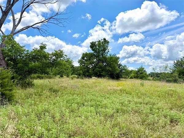 5 Acres of Residential Land for Sale in Ardmore, Oklahoma