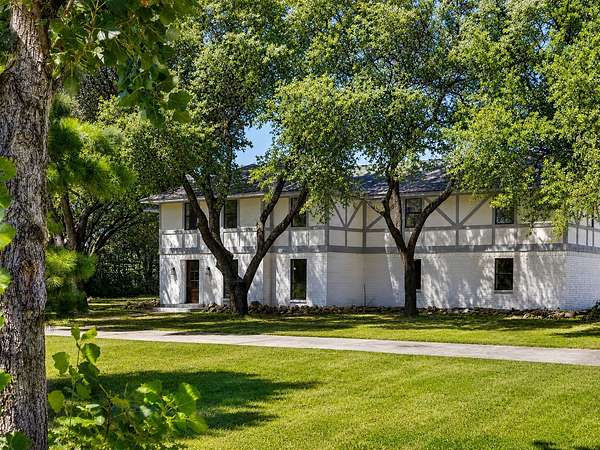 2.56 Acres of Land with Home for Sale in Denton, Texas