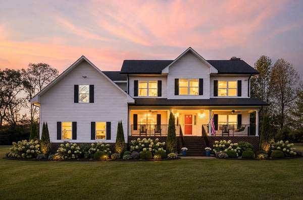5 Acres of Land with Home for Sale in Franklin, Tennessee