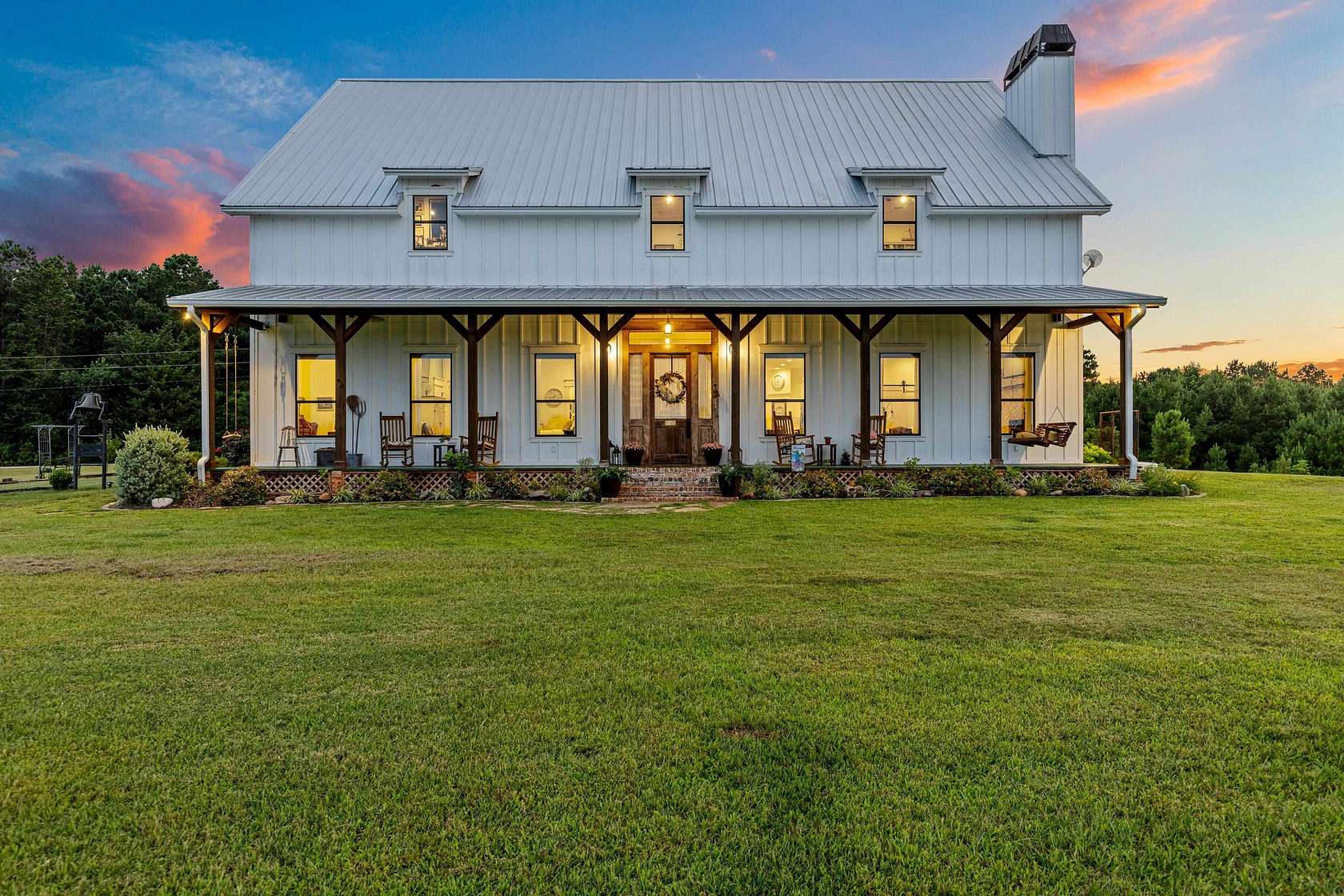 9.16 Acres of Land with Home for Sale in Jefferson, Texas