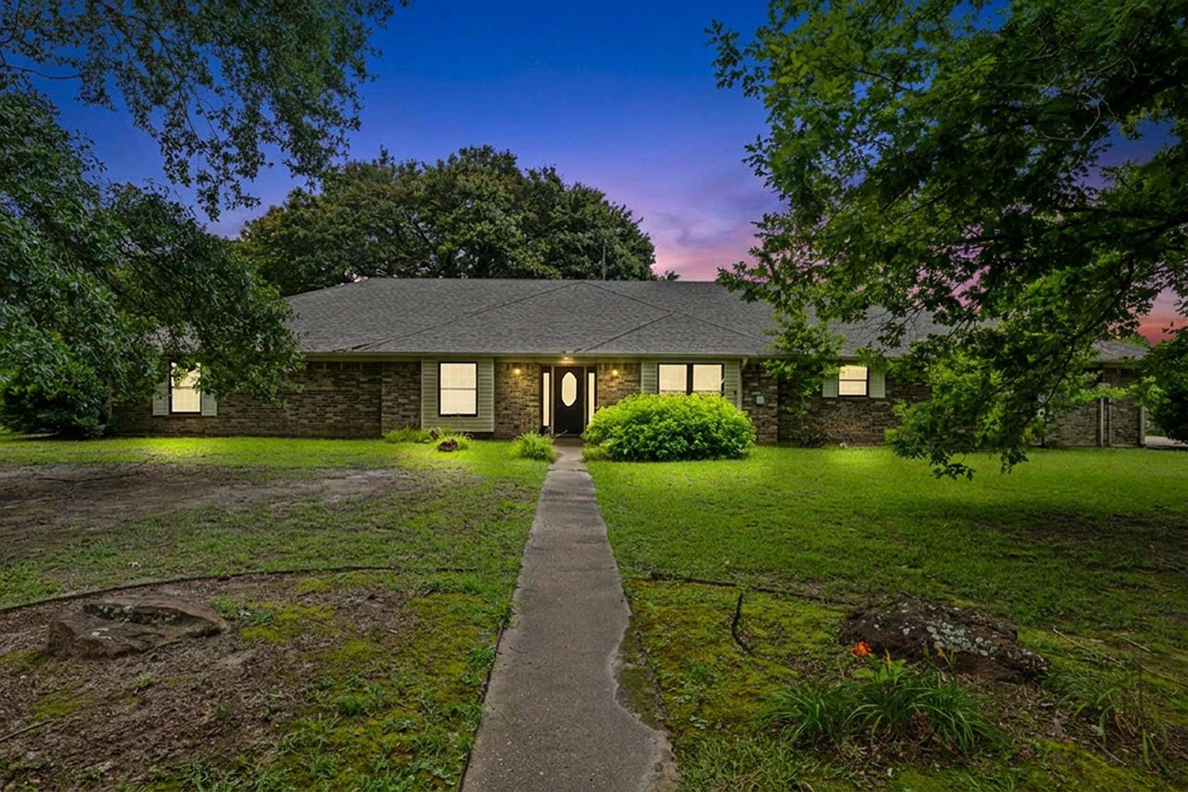 10.8 Acres of Land with Home for Sale in Linden, Texas