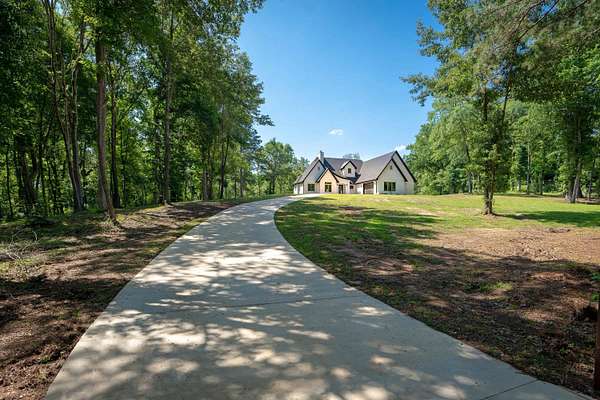 7.23 Acres of Land with Home for Sale in Longview, Texas