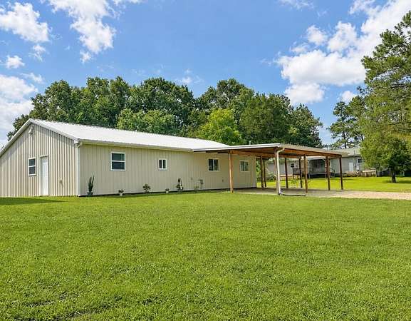 4 Acres of Land with Home for Sale in Paris, Tennessee