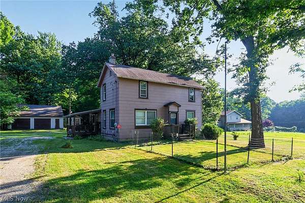 2.78 Acres of Land with Home for Sale in Warren, Ohio