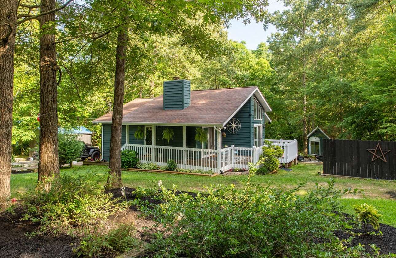 2.3 Acres of Land with Home for Sale in Kingston Springs, Tennessee