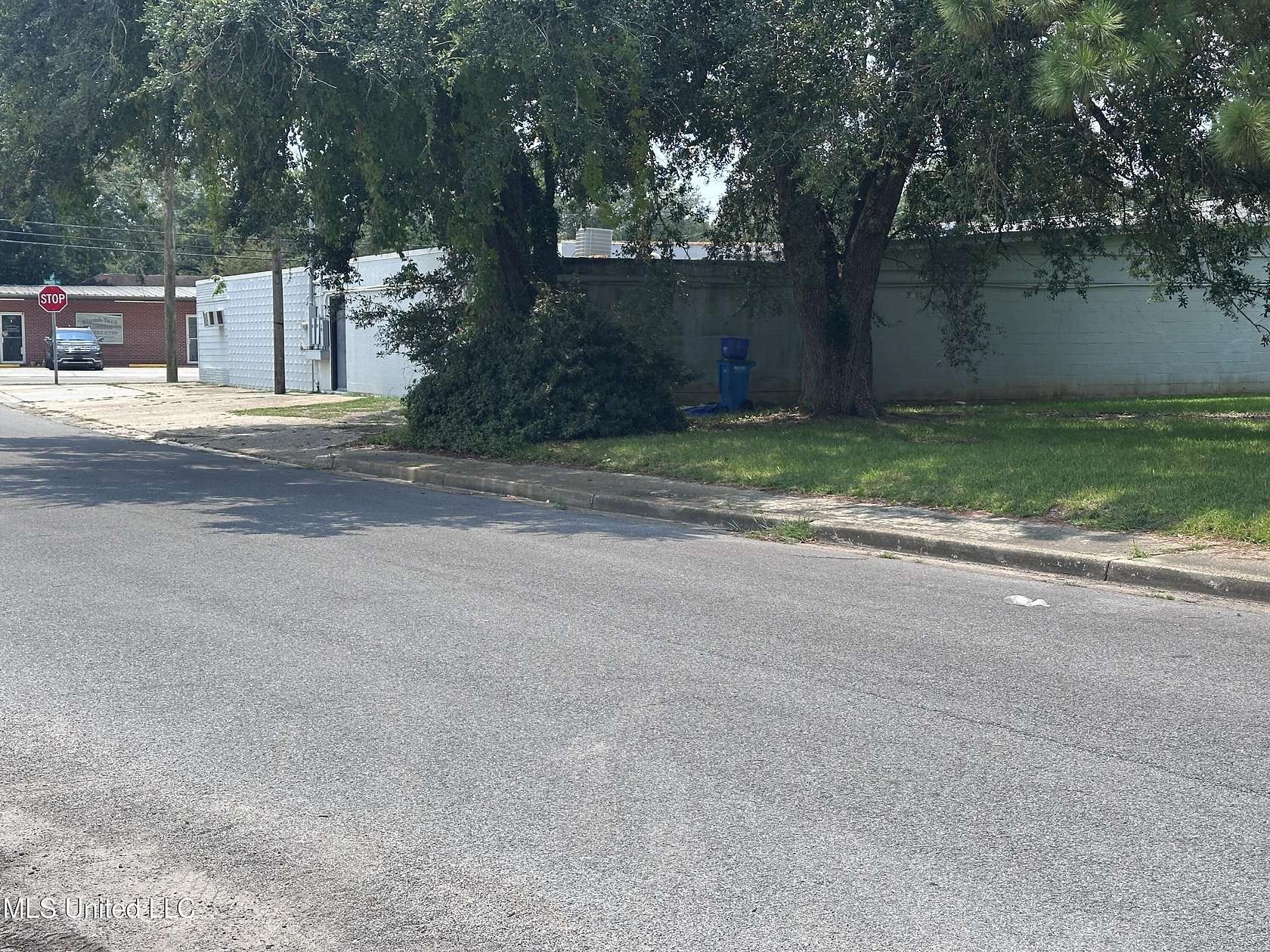 0.99 Acres of Commercial Land for Sale in Pascagoula, Mississippi