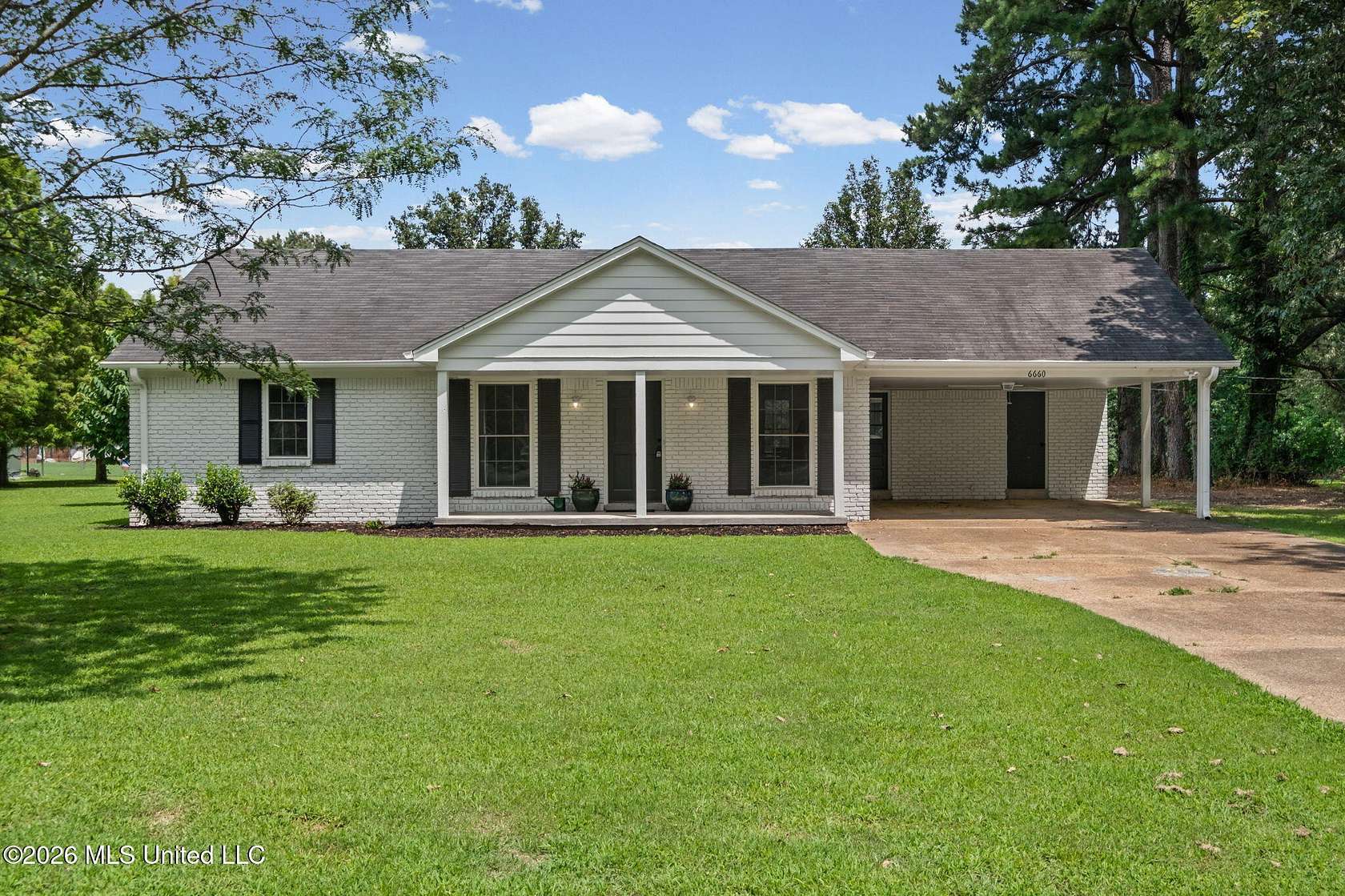 2.2 Acres of Land with Home for Sale in Horn Lake, Mississippi