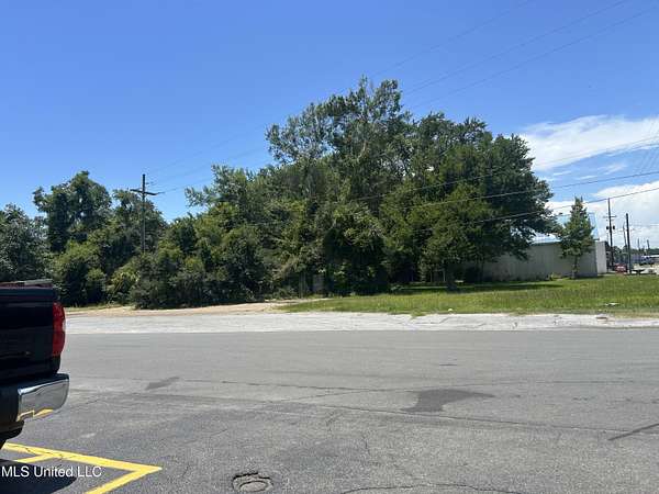 0.36 Acres of Commercial Land for Sale in Pascagoula, Mississippi