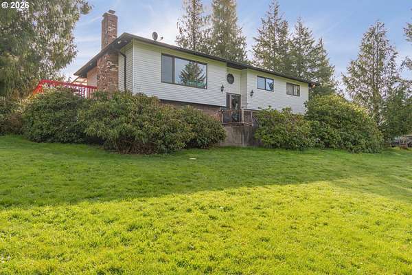 5 Acres of Land with Home for Sale in Clatskanie, Oregon