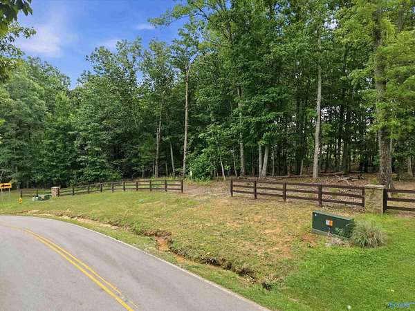 1.39 Acres of Residential Land for Sale in Huntsville, Alabama