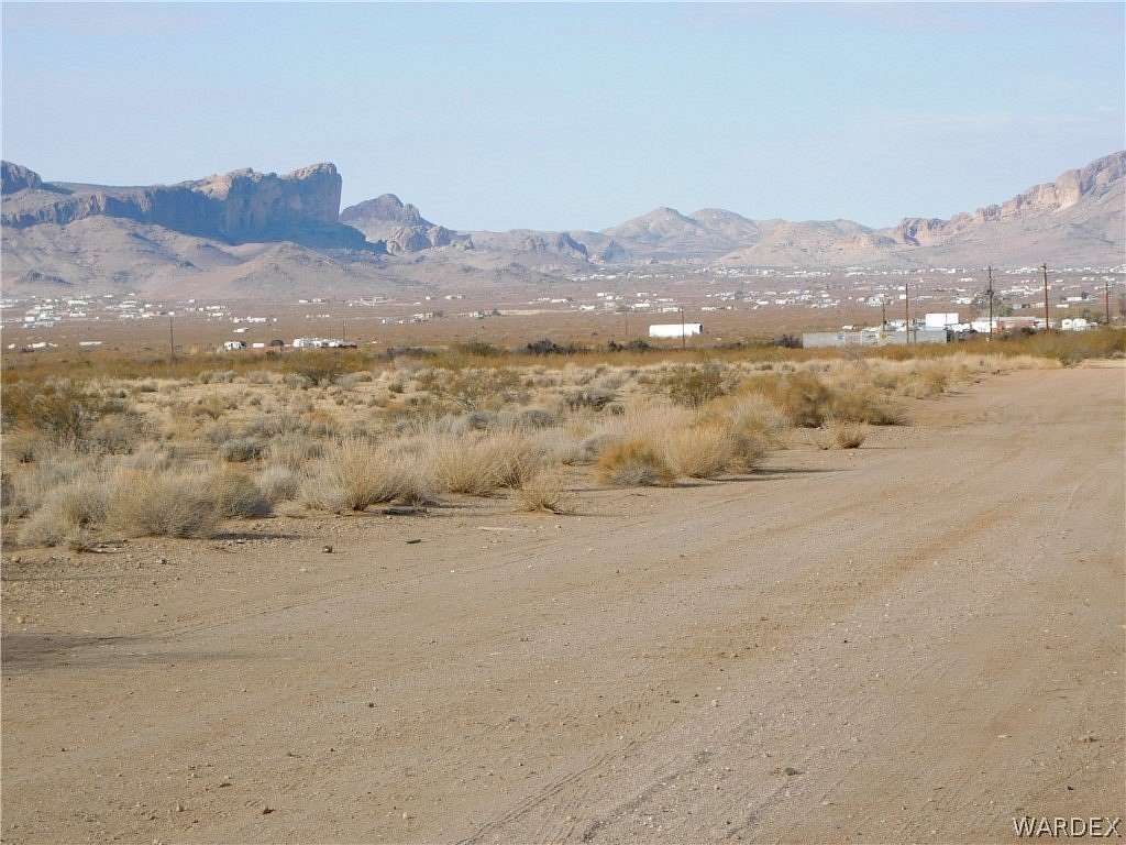 8.1 Acres of Land for Sale in Golden Valley, Arizona