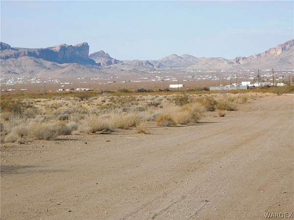 8.1 Acres of Land for Sale in Golden Valley, Arizona