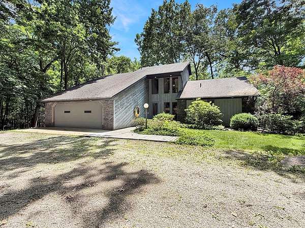 7 Acres of Land with Home for Sale in Ashland, Ohio
