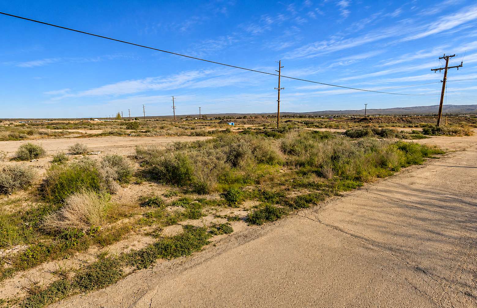 0.25 Acres of Mixed-Use Land for Sale in Ridgecrest, California