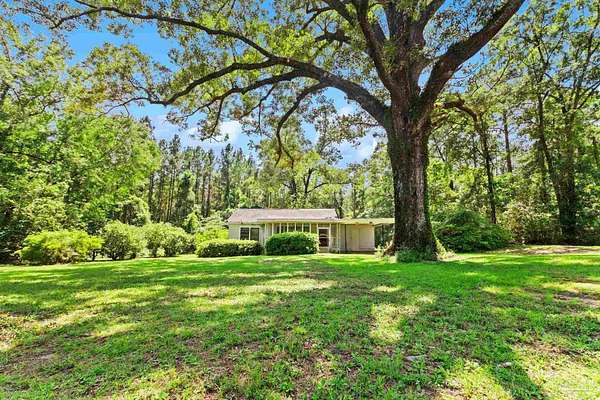 4.5 Acres of Land with Home for Sale in Jay, Florida