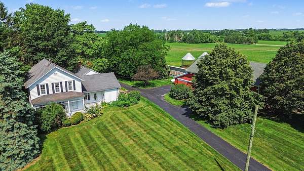 20 Acres of Agricultural Land with Home for Sale in Beecher, Illinois