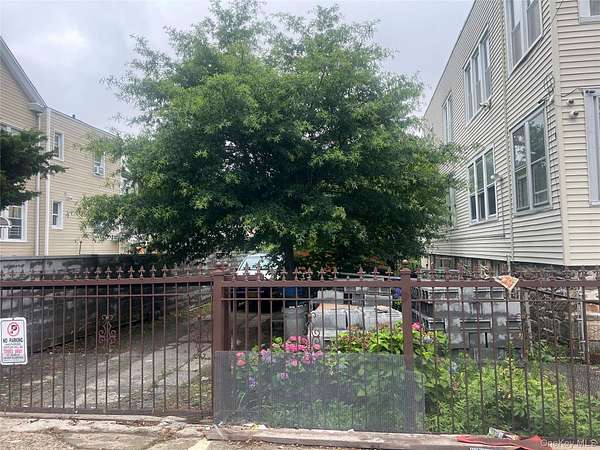 0.07 Acres of Residential Land for Sale in Bronx, New York