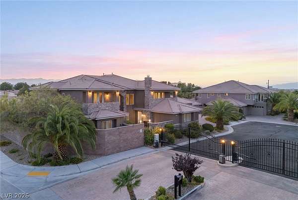 2.5 Acres of Land with Home for Sale in Las Vegas, Nevada