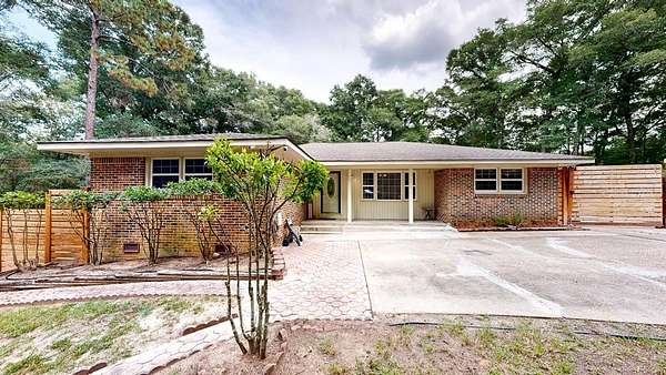 4.3 Acres of Land with Home for Sale in Level Plains, Alabama